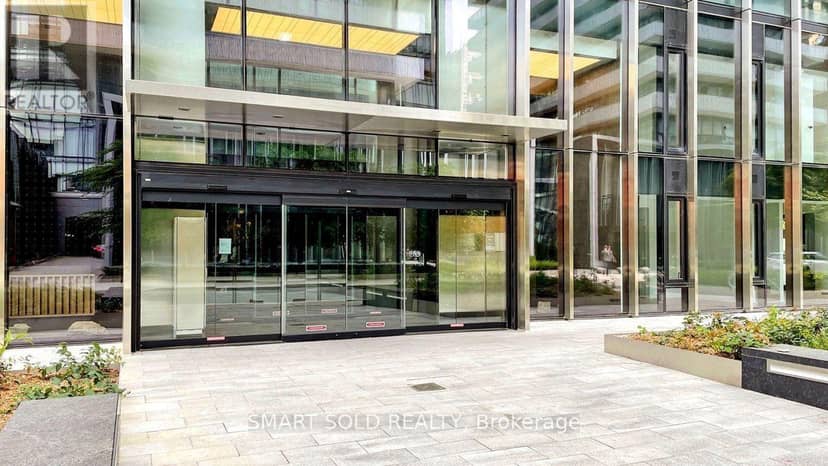 TH05 - 55 Charles Street E — photo 2 of 21