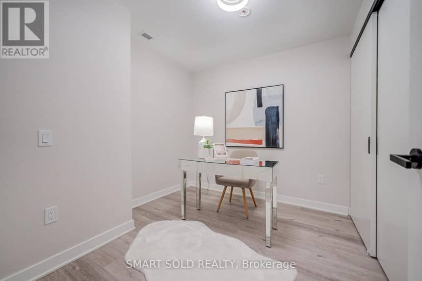 TH05 - 55 Charles Street E — photo 7 of 21