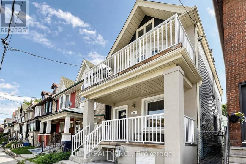 831 Pape Avenue, Toronto, photo 2