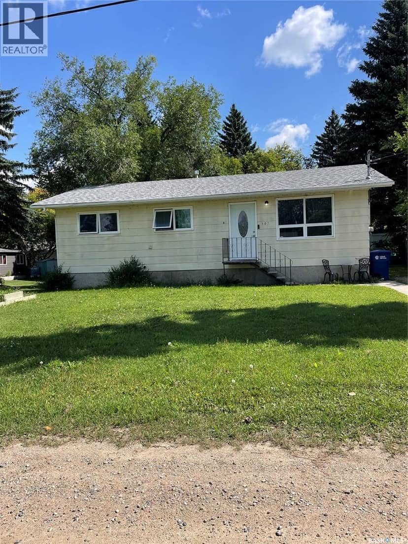 907 Grove STREET, Whitewood, photo 2