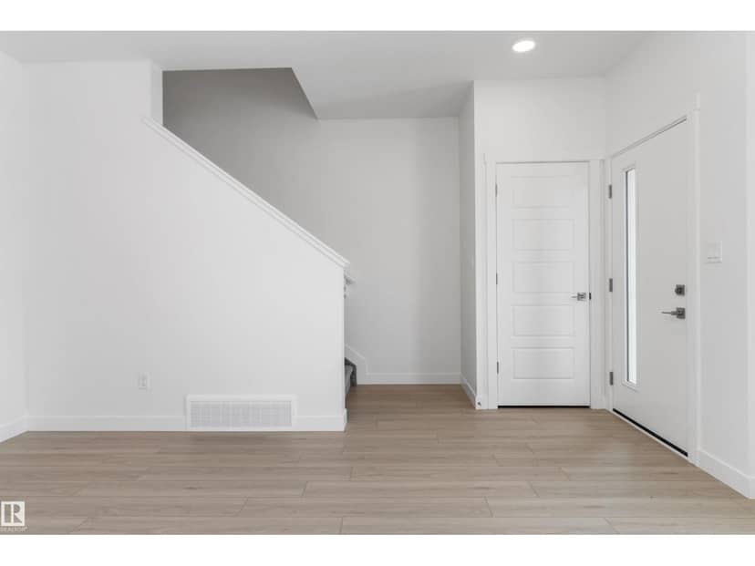 18816 28 AV NW — photo 17 of 38