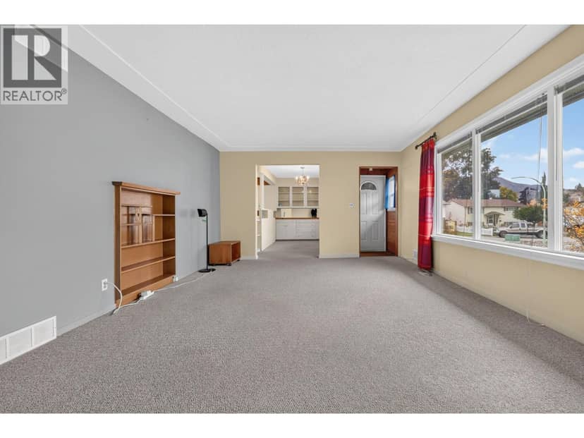 879 Trench Court, Kelowna, photo 8
