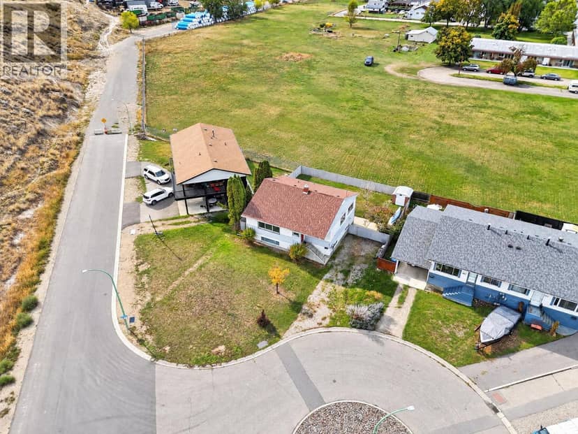 879 Trench Court, Kelowna, photo 2