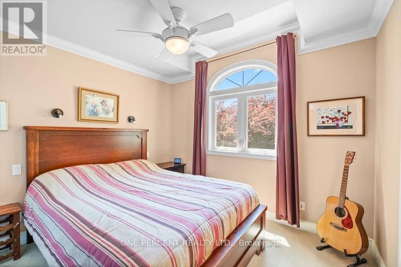 583 Stephens Crescent — photo 17 of 40