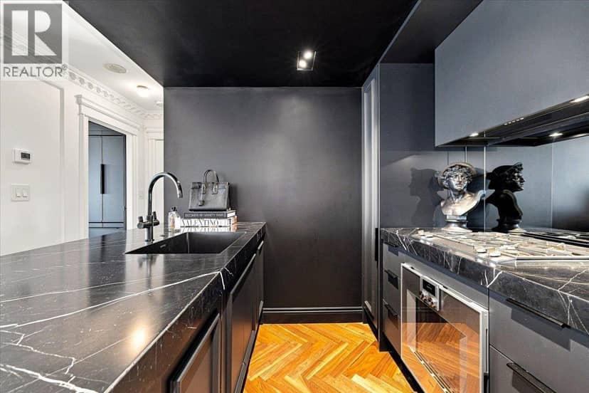 2503 198 AQUARIUS MEWS, Vancouver, photo 3