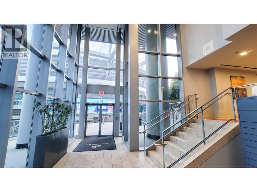 2006 111 W GEORGIA STREET, Vancouver, photo 3