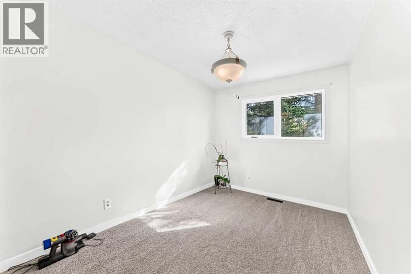 6803 Dalmeny Gate NW — photo 19 of 40
