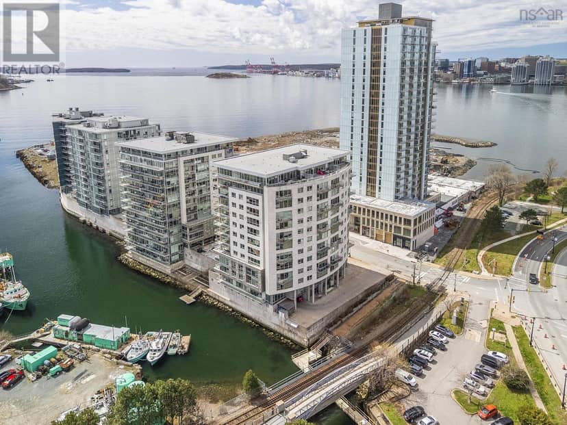 1007 15 Kings Wharf Place — photo 1 of 40