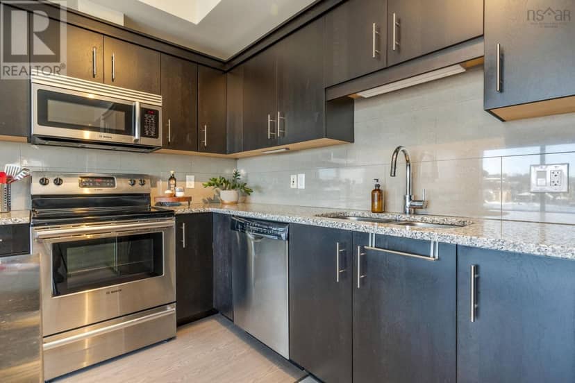 1007 15 Kings Wharf Place — photo 17 of 40