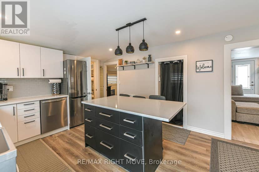 46 Osborne Street — photo 25 of 40