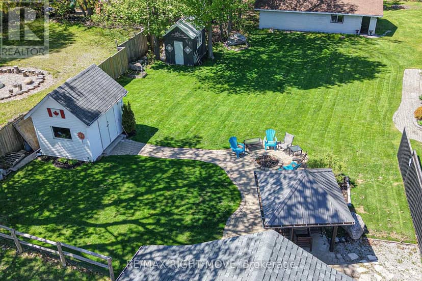 46 Osborne Street — photo 9 of 40