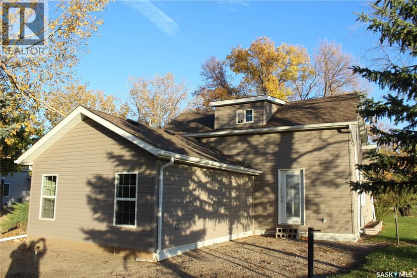 102 Mainprize STREET — photo 2 of 28
