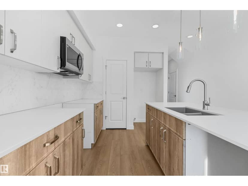 18863 29 AV NW — photo 12 of 40