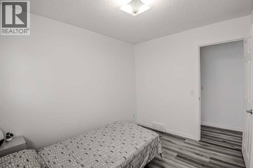 184 Erin Croft Crescent SE — photo 15 of 31