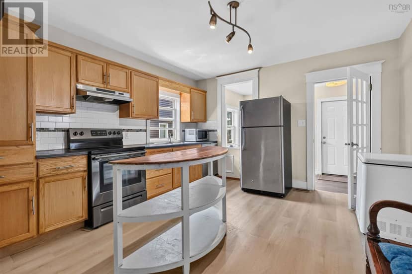 211 Marvin Street — photo 11 of 26