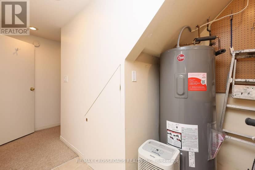118 Wales Avenue — photo 24 of 27