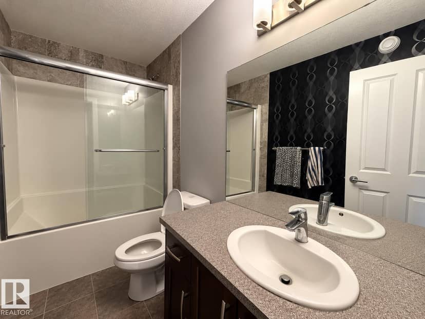 424 42 AV NW — photo 13 of 28