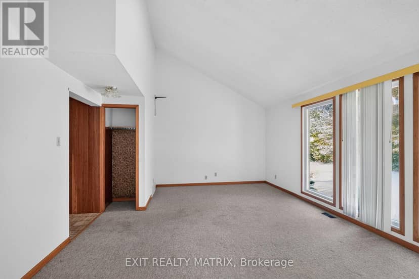 279 Felton Crescent — photo 12 of 40