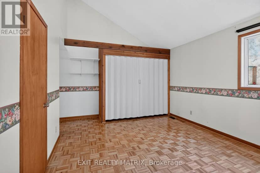 279 Felton Crescent — photo 16 of 40