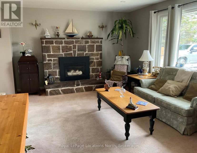 272 Yonge Street — photo 13 of 40