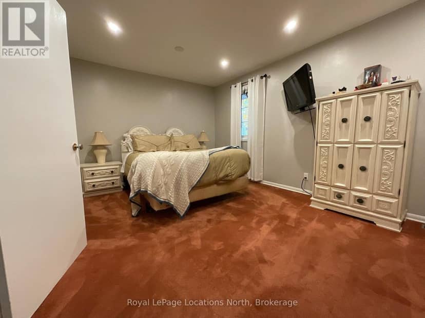 272 Yonge Street — photo 15 of 40