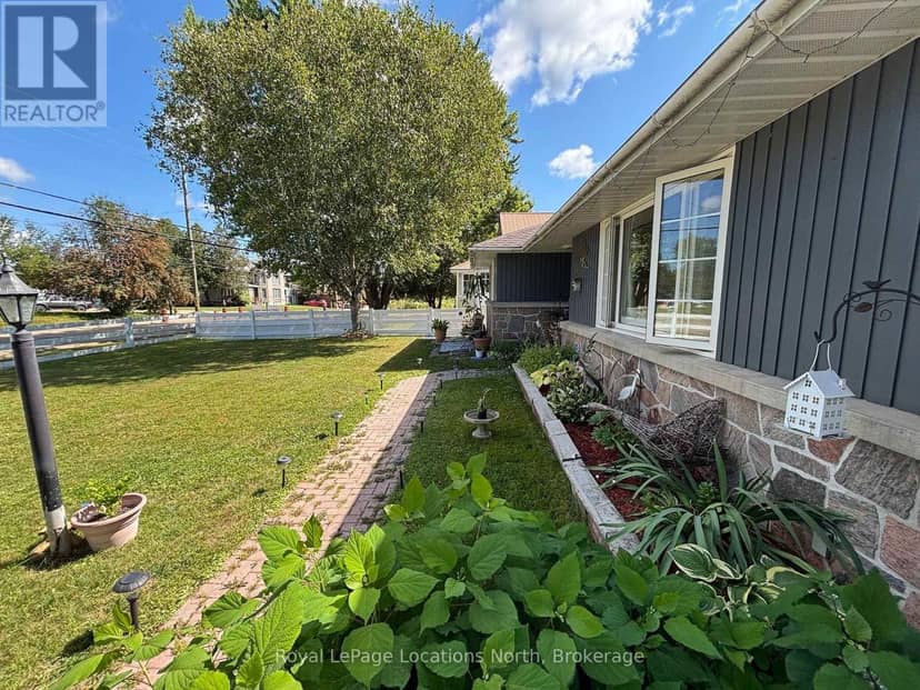272 Yonge Street, Burk's Falls, photo 3