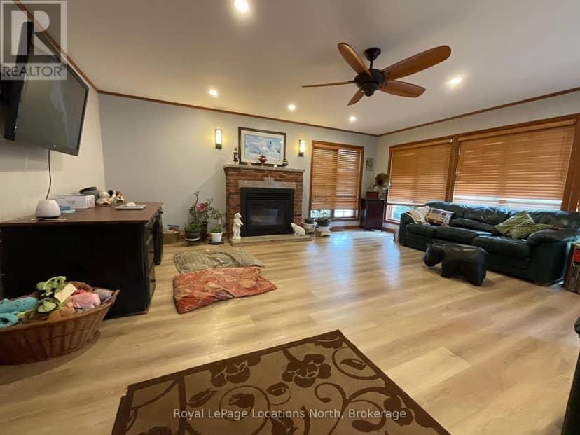 272 Yonge Street, Burk's Falls, photo 4
