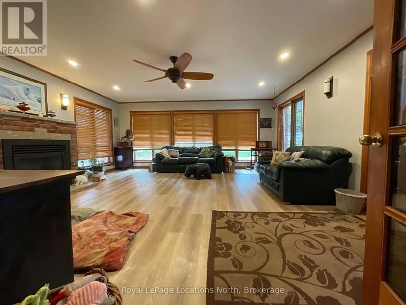 272 Yonge Street, Burk's Falls, photo 5