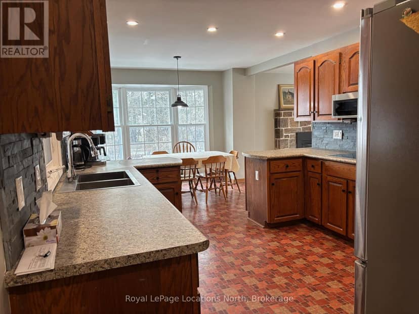 272 Yonge Street, Burk's Falls, photo 7