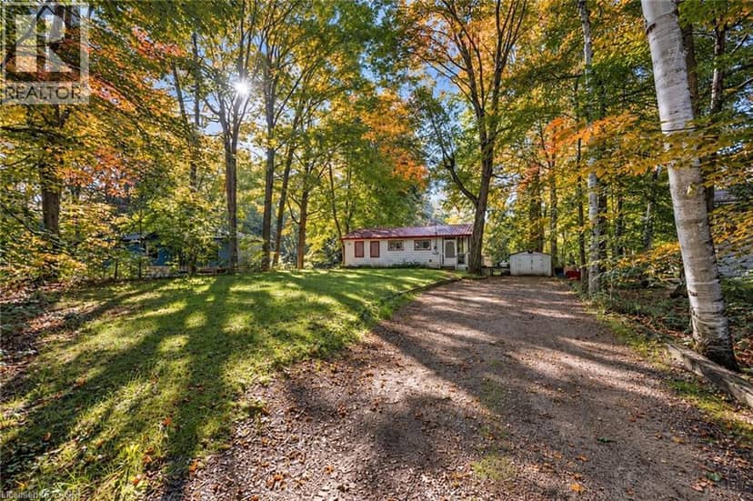 7465 EAST RIVER Road, Washago, photo 2