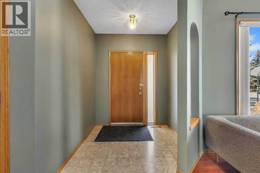 2856 Signal Hill Heights SW, Calgary, photo 3