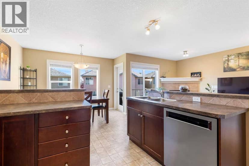 11 Royal Crest Court NW, Calgary, photo 5