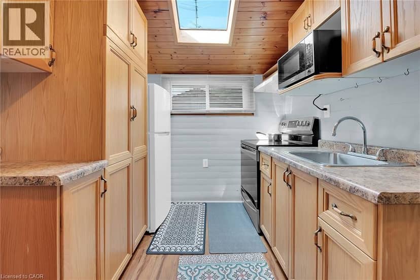 17 MAPLE Lane — photo 12 of 40