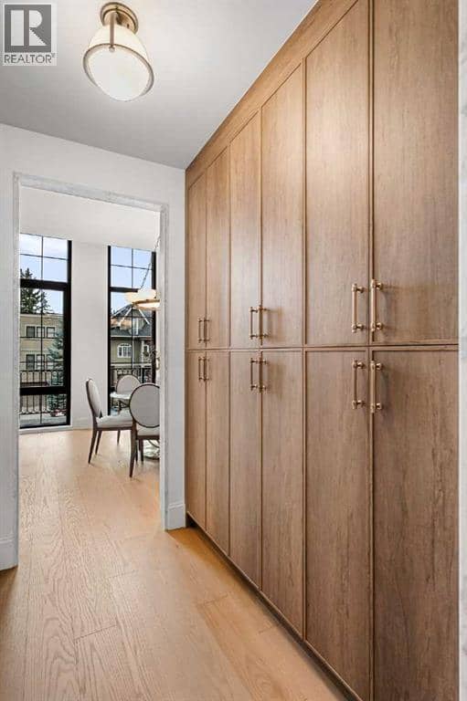 2021 27 Avenue SW — photo 23 of 40