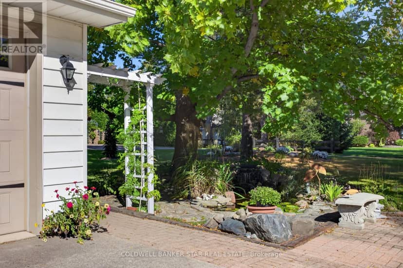 137 St George Street — photo 39 of 40