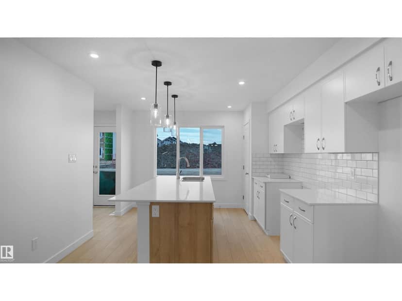 20827 16 AV NW — photo 11 of 32