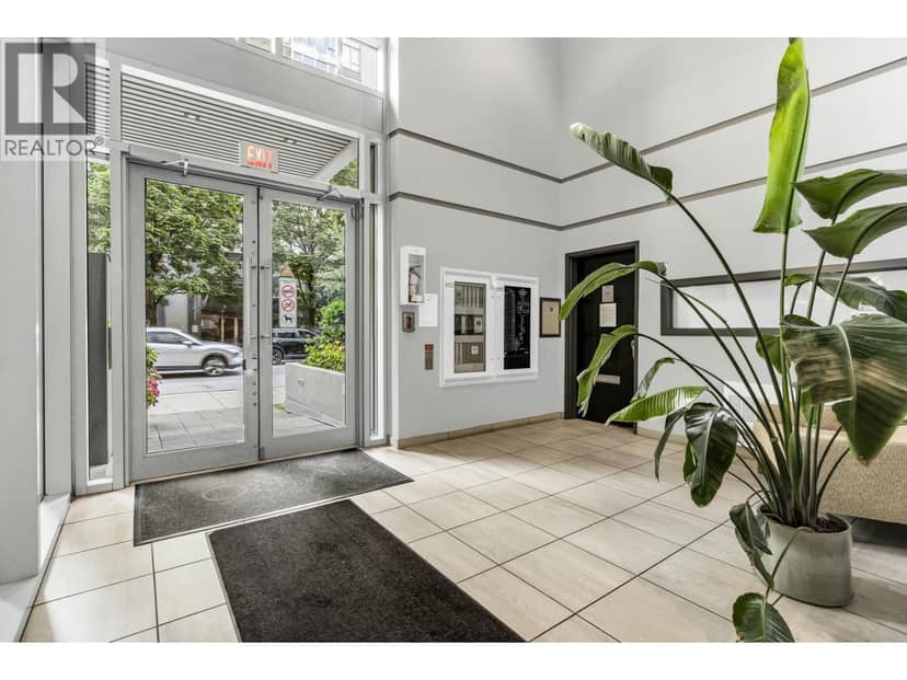 1702 1001 Richards Street, Vancouver, photo 3