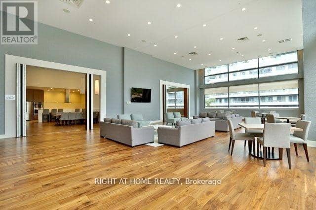 3509 - 2212 Lake Shore Boulevard W — photo 23 of 40