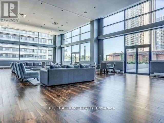3509 - 2212 Lake Shore Boulevard W — photo 28 of 40