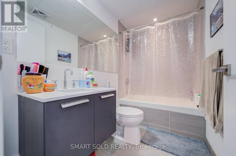 2909 - 50 Charles Street E — photo 18 of 40