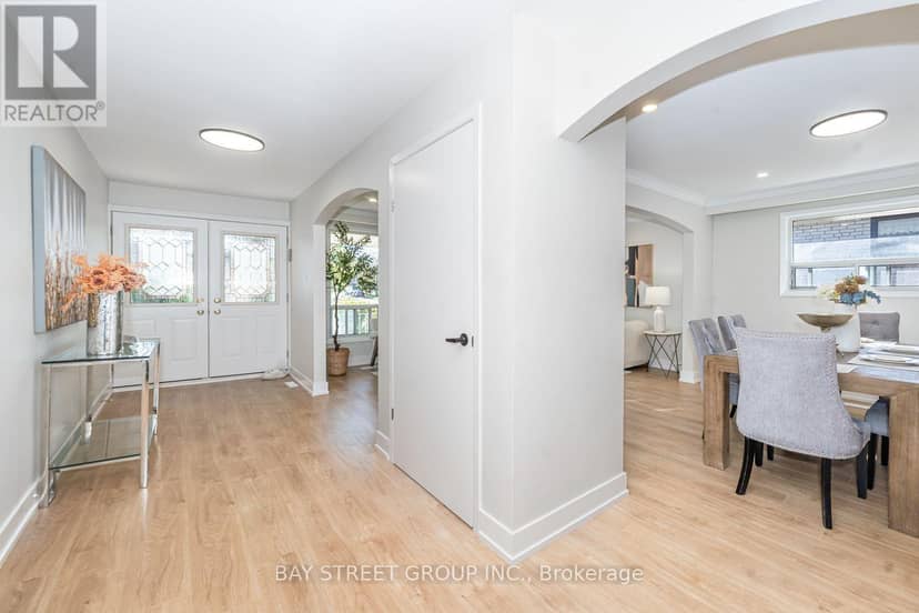 42 Faye Drive, Toronto, photo 5