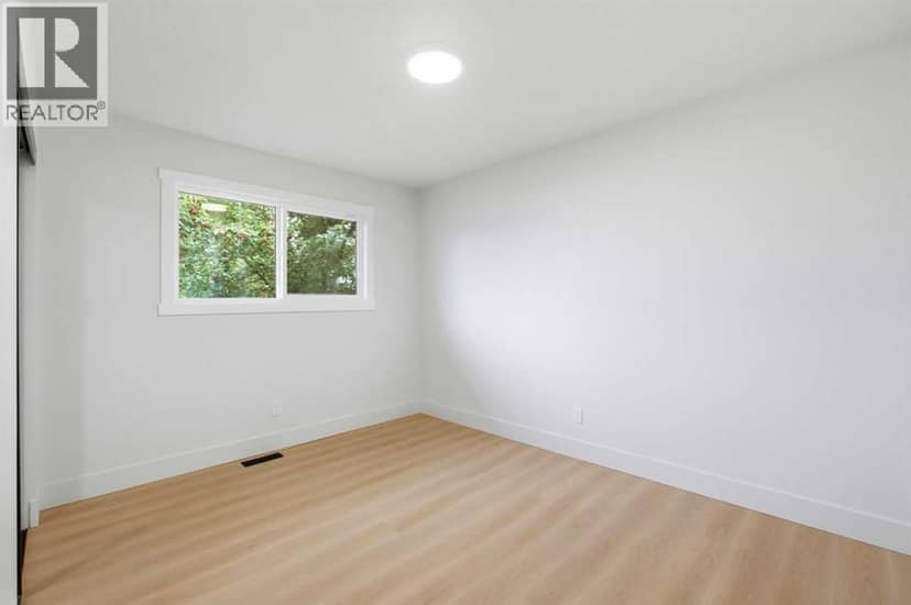 724 55 Street SE — photo 20 of 40