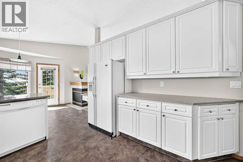2917 Signal Hill Heights SW, Calgary, photo 6
