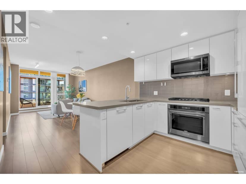 2605 3093 WINDSOR GATE, Coquitlam, photo 2