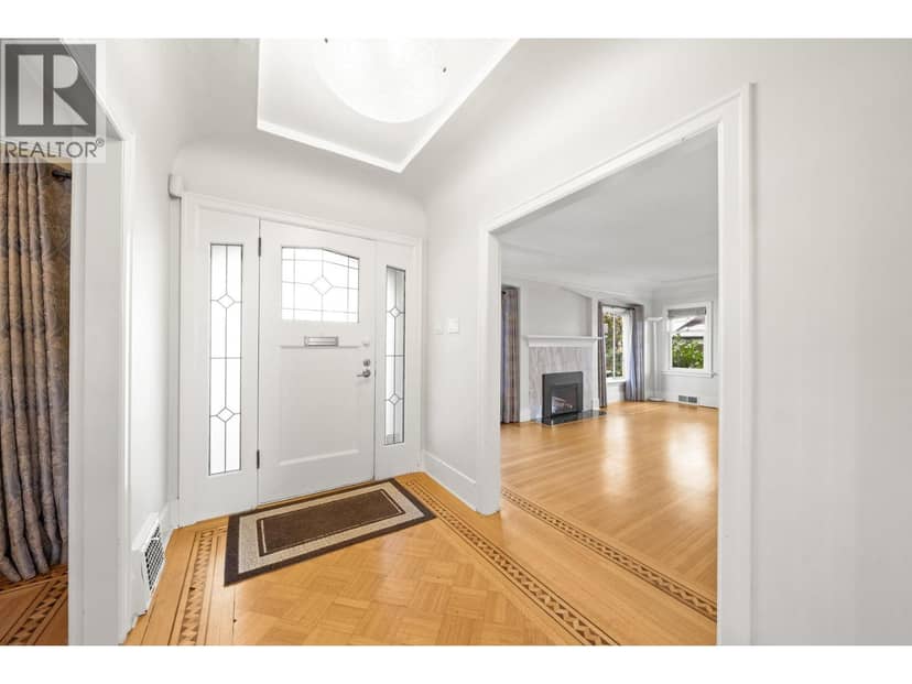 2896 W 38TH AVENUE, Vancouver, photo 2