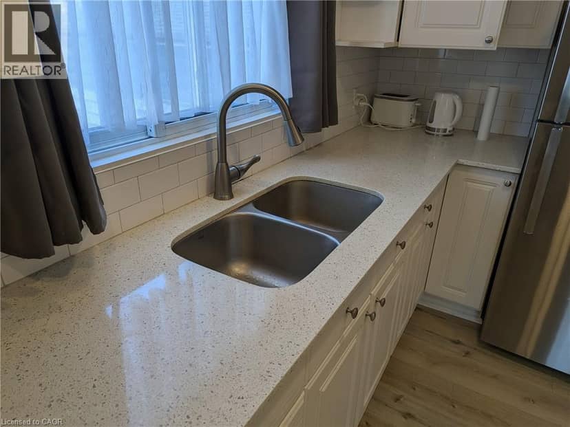3 MAITLAND Avenue — photo 10 of 18