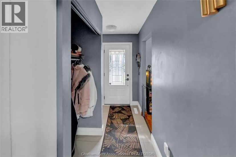 150 Lark STREET — photo 3 of 35