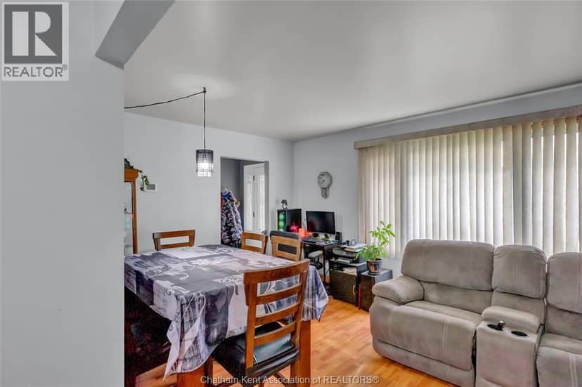 150 Lark STREET — photo 4 of 35