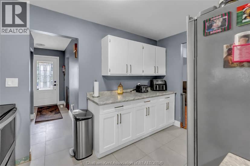 150 Lark STREET — photo 10 of 35