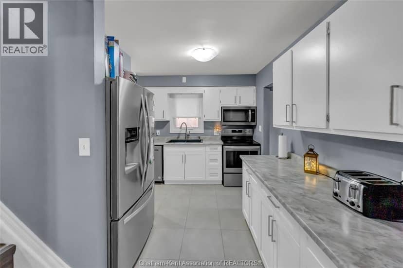 150 Lark STREET — photo 8 of 35